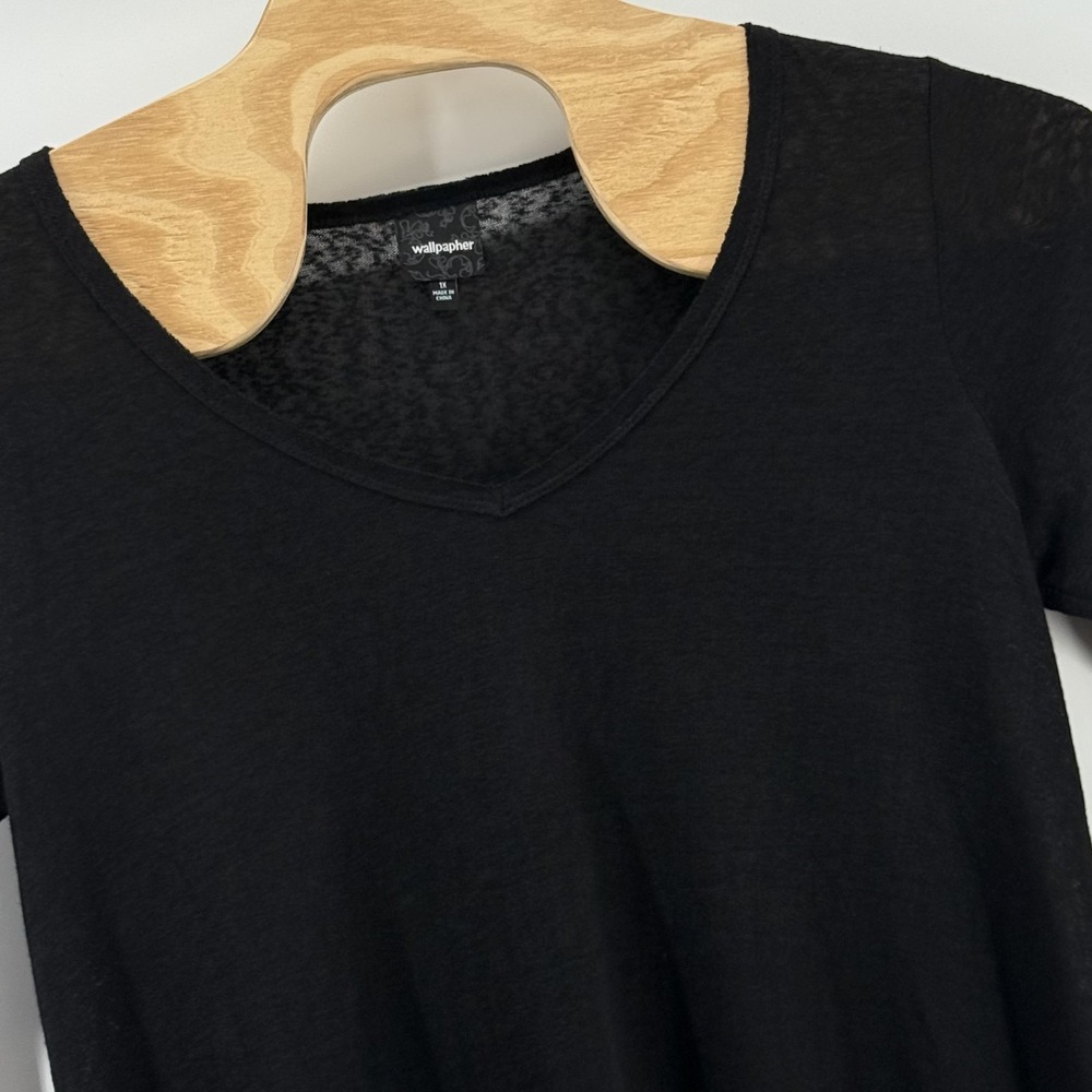 Wallpaper Tunic Shirt Womens 1X Black V Neck 3/4 Sleeve High Low Lightweight Top